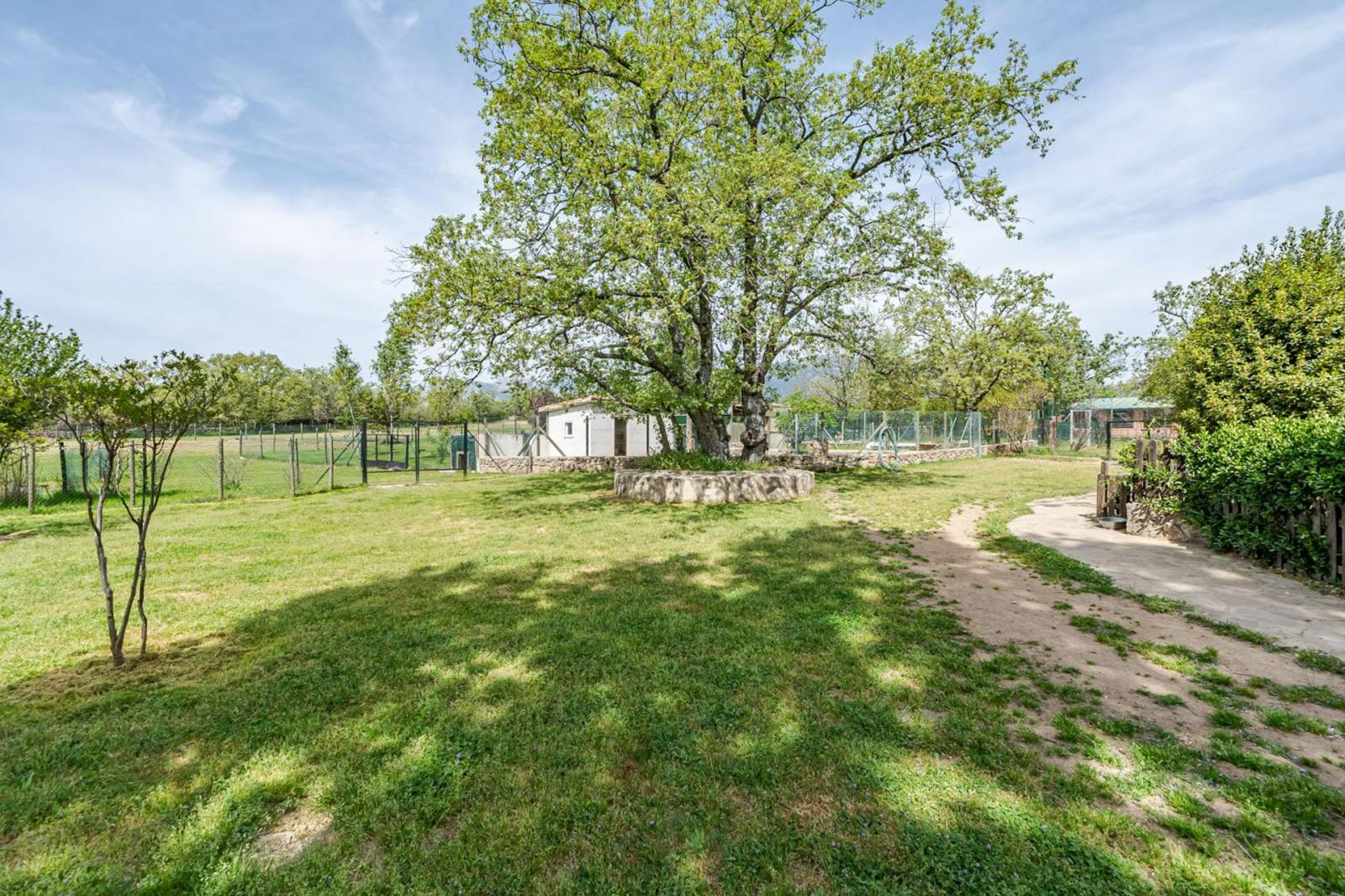 Finca en Venta en Miraflores de la Sierra