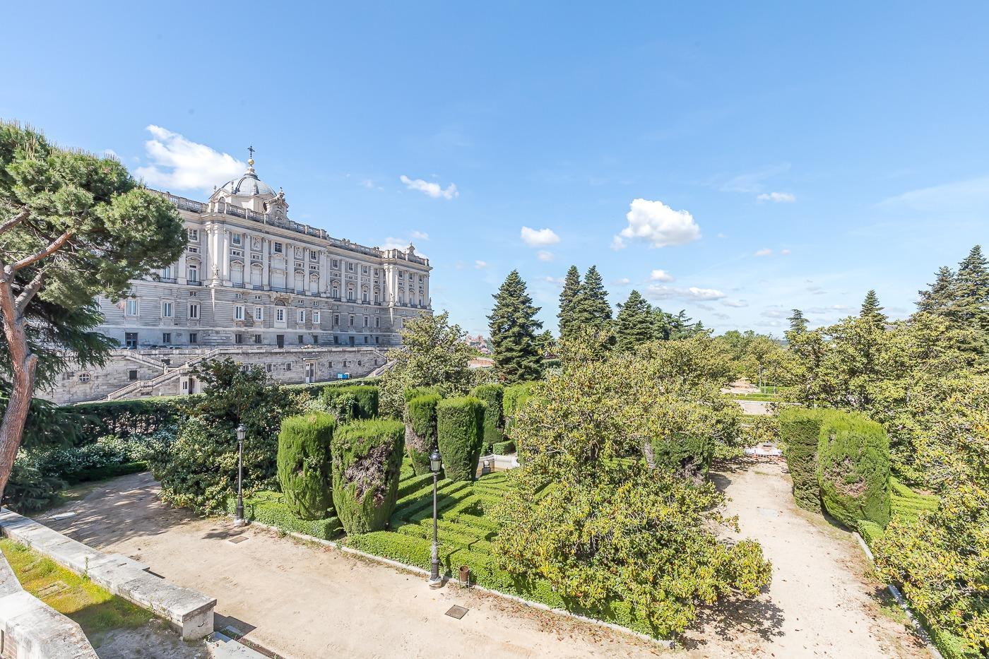 Flat for Sale in Madrid