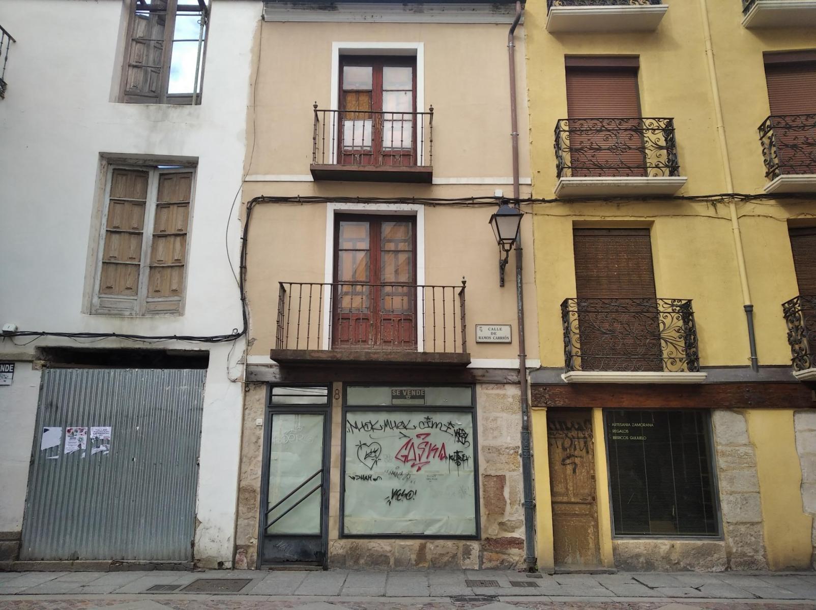 Building for Sale in Zamora