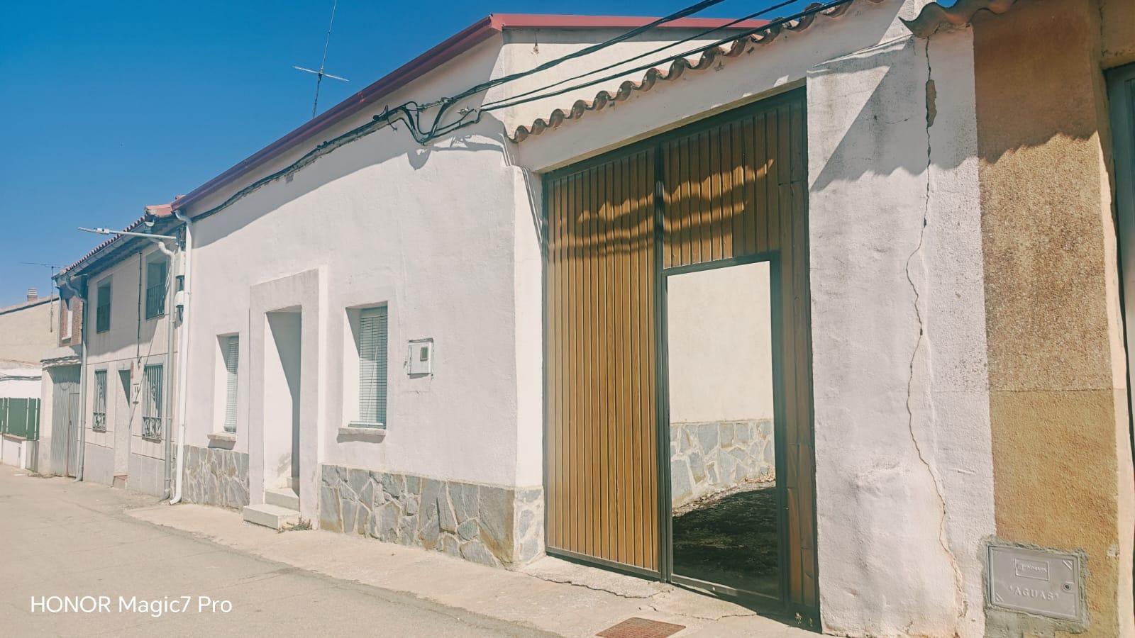 House for Sale in Manganeses de la Lampreana