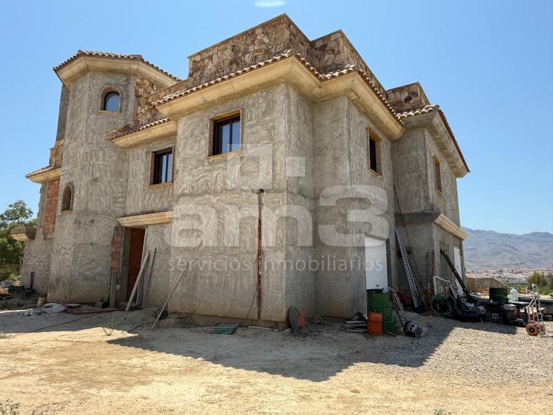 Chalet for Sale in Turre