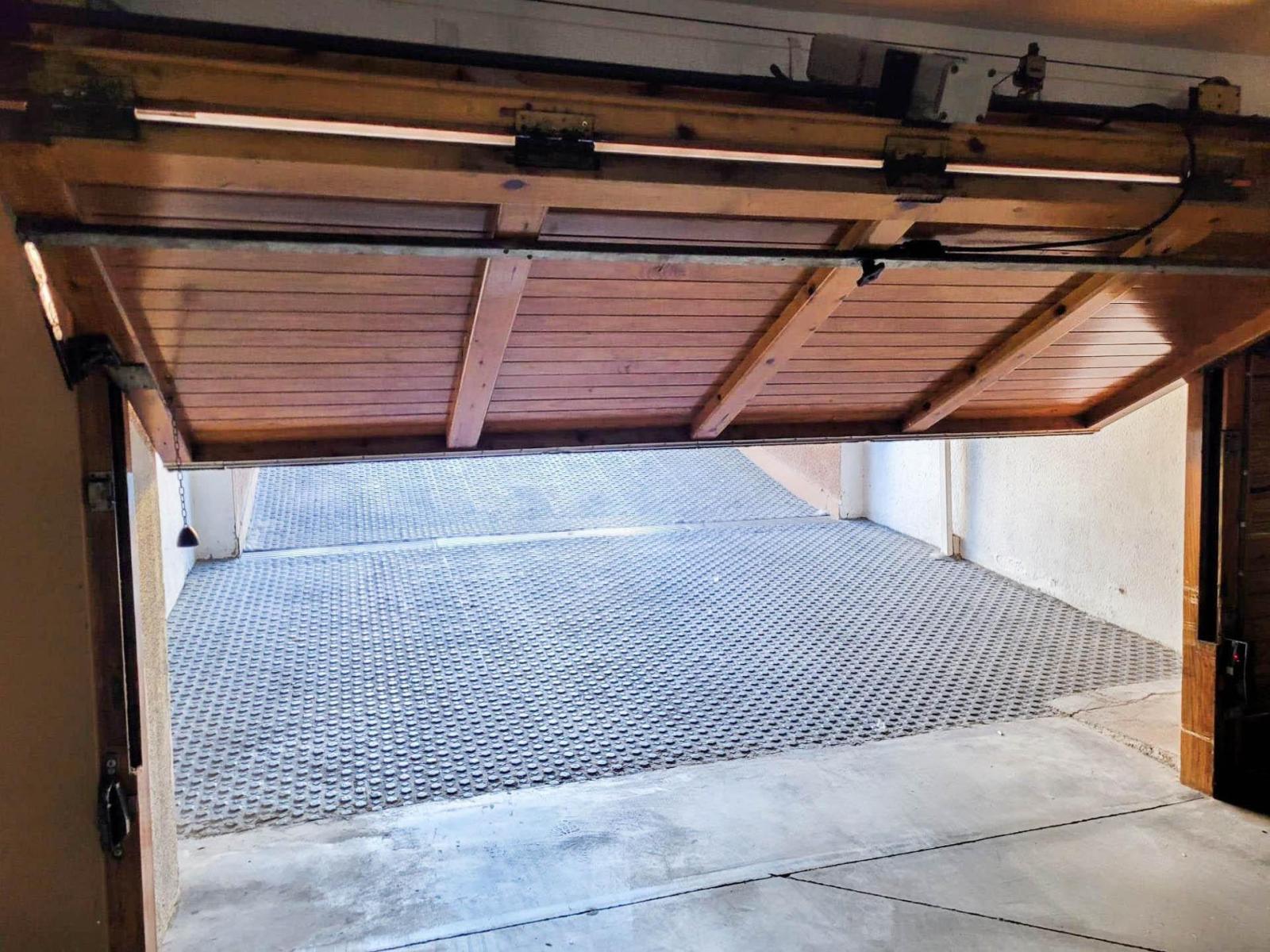 Garage for Sale in Martorell