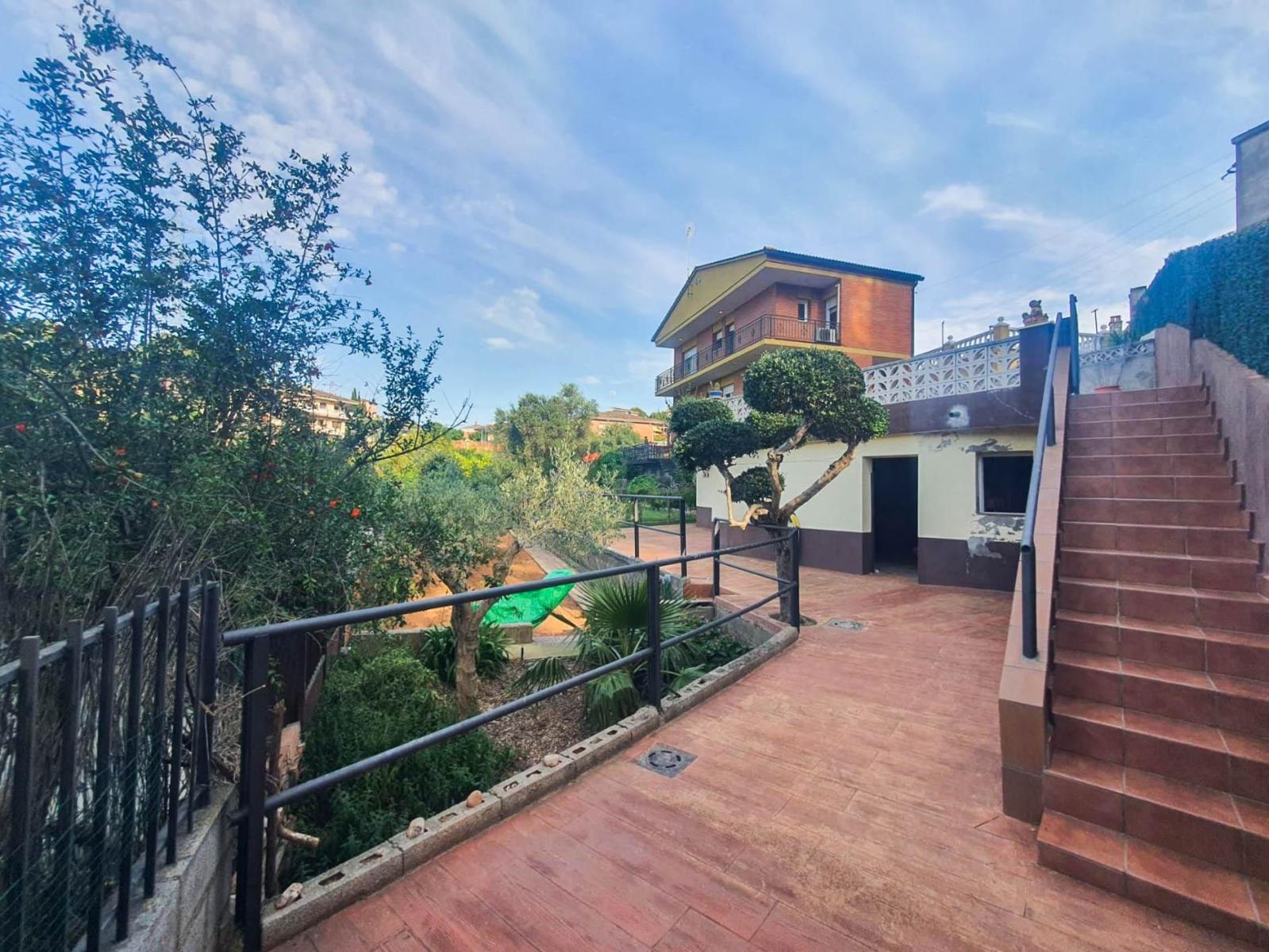 Chalet for Sale in Castellbisbal