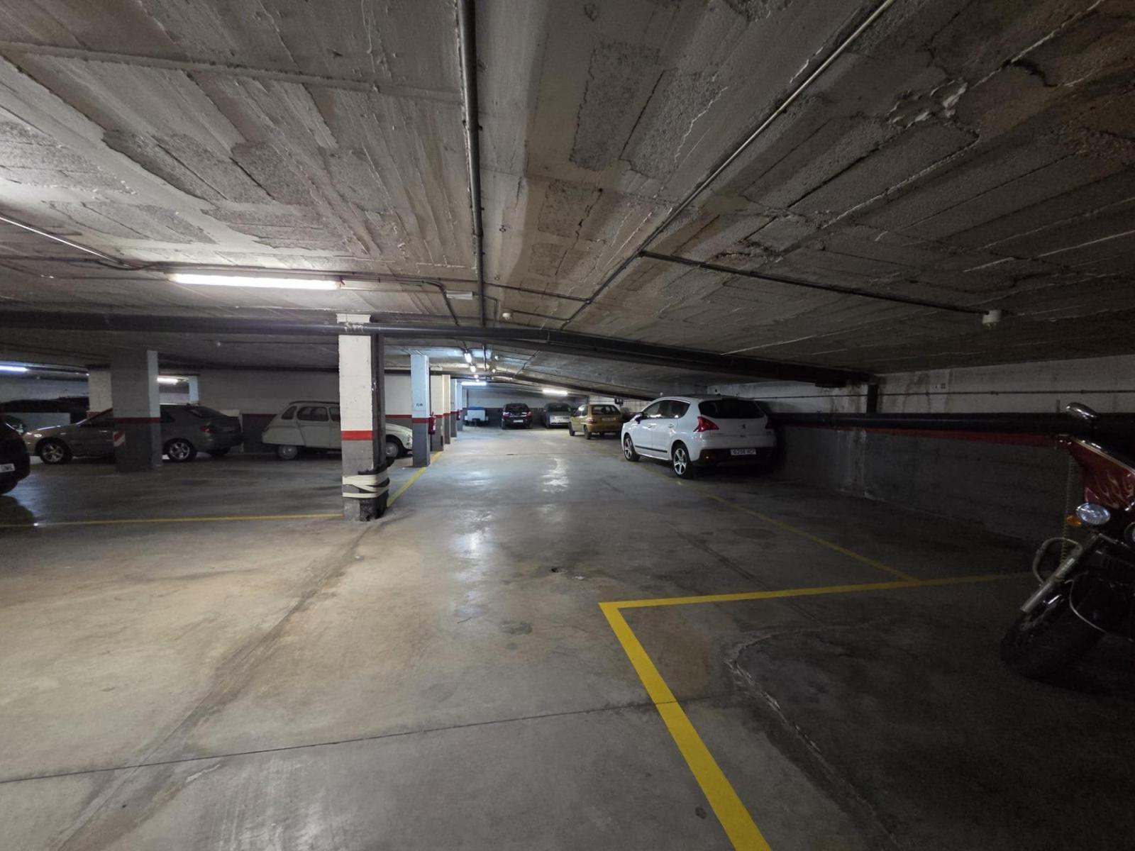 Garage for Rent in Martorell