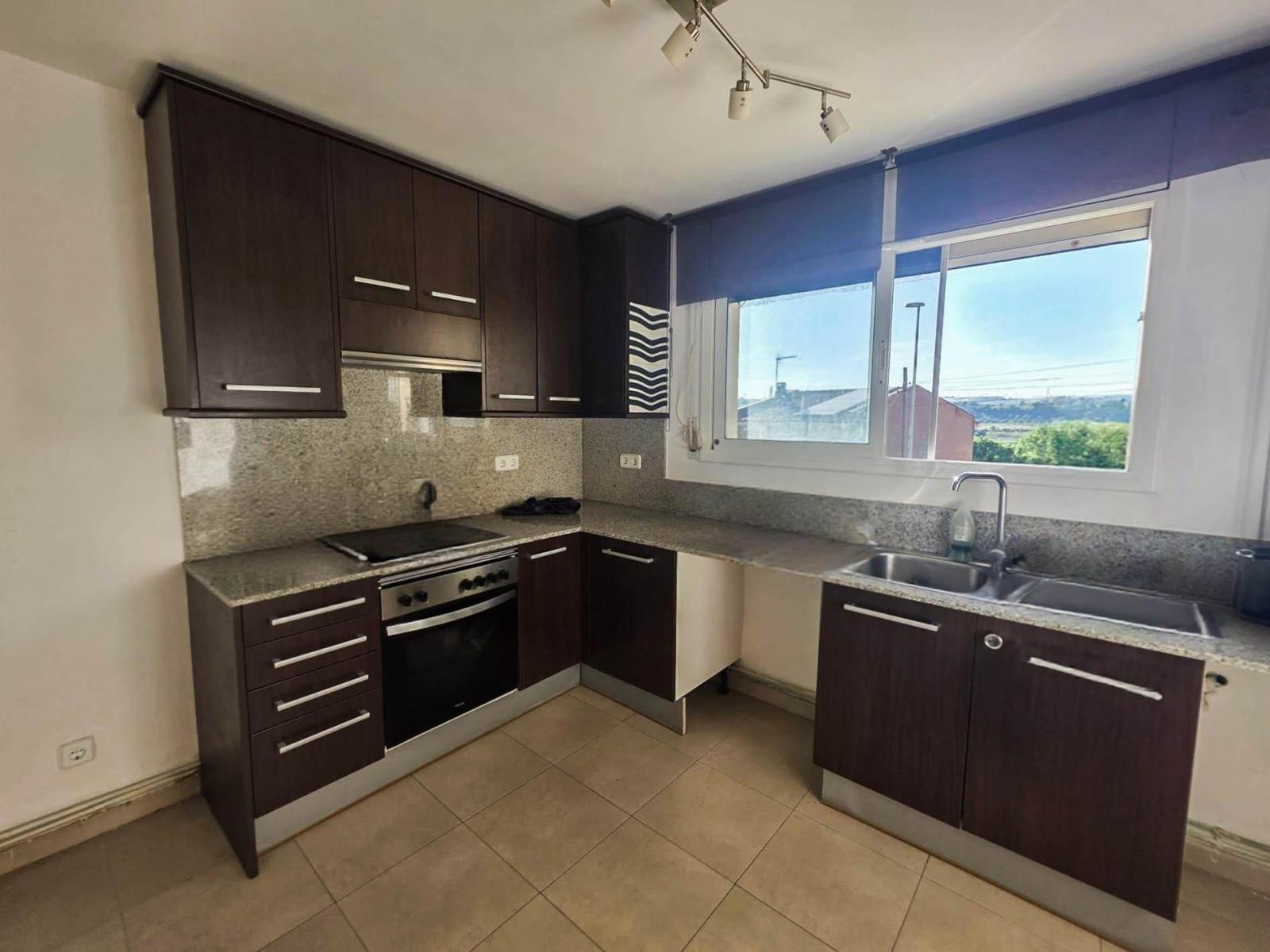 Casa en Venta en Abrera