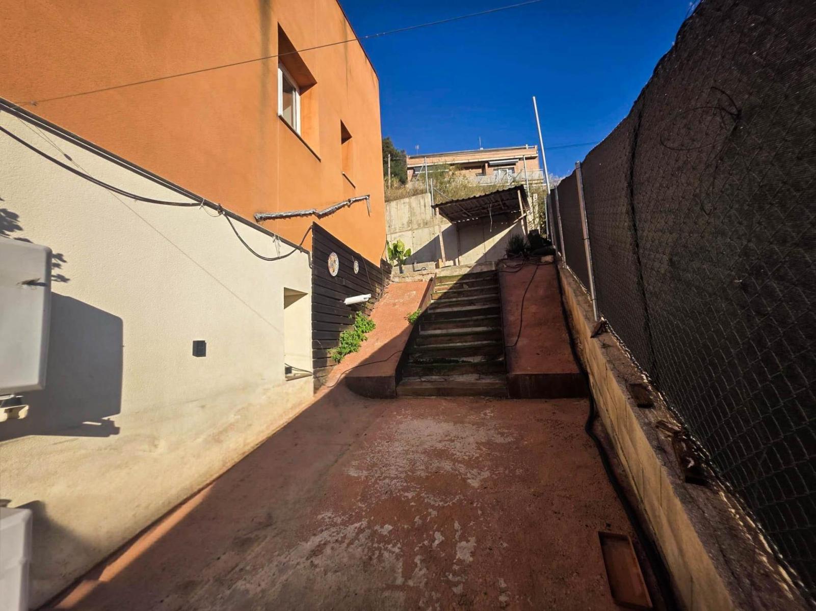 Casa en Venta en Abrera