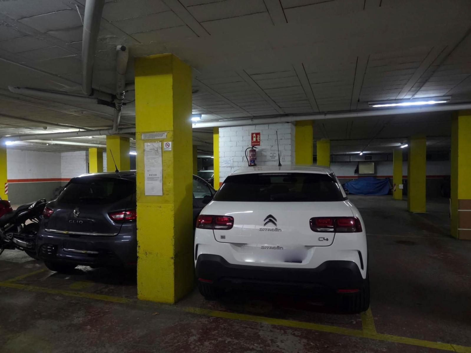 Garage for Sale in Martorell