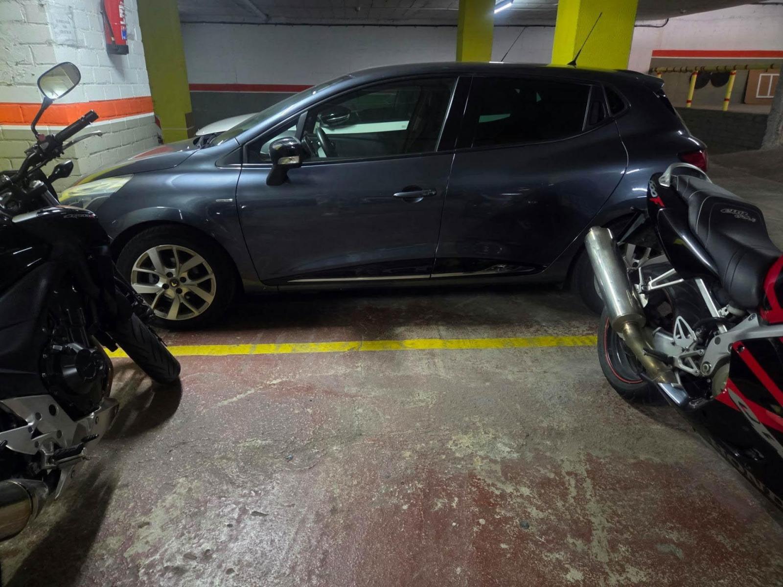 Garage for Sale in Martorell