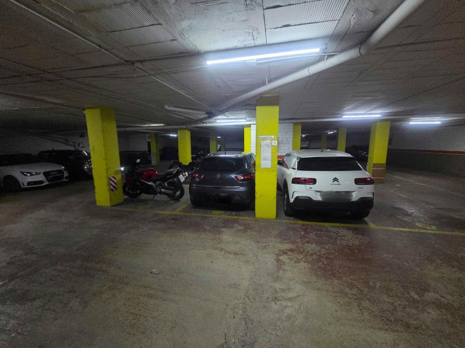 Garage for Sale in Martorell