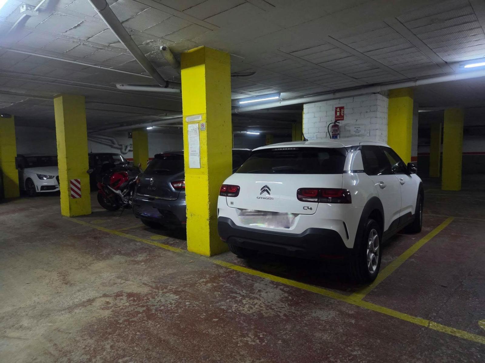Garage for Sale in Martorell