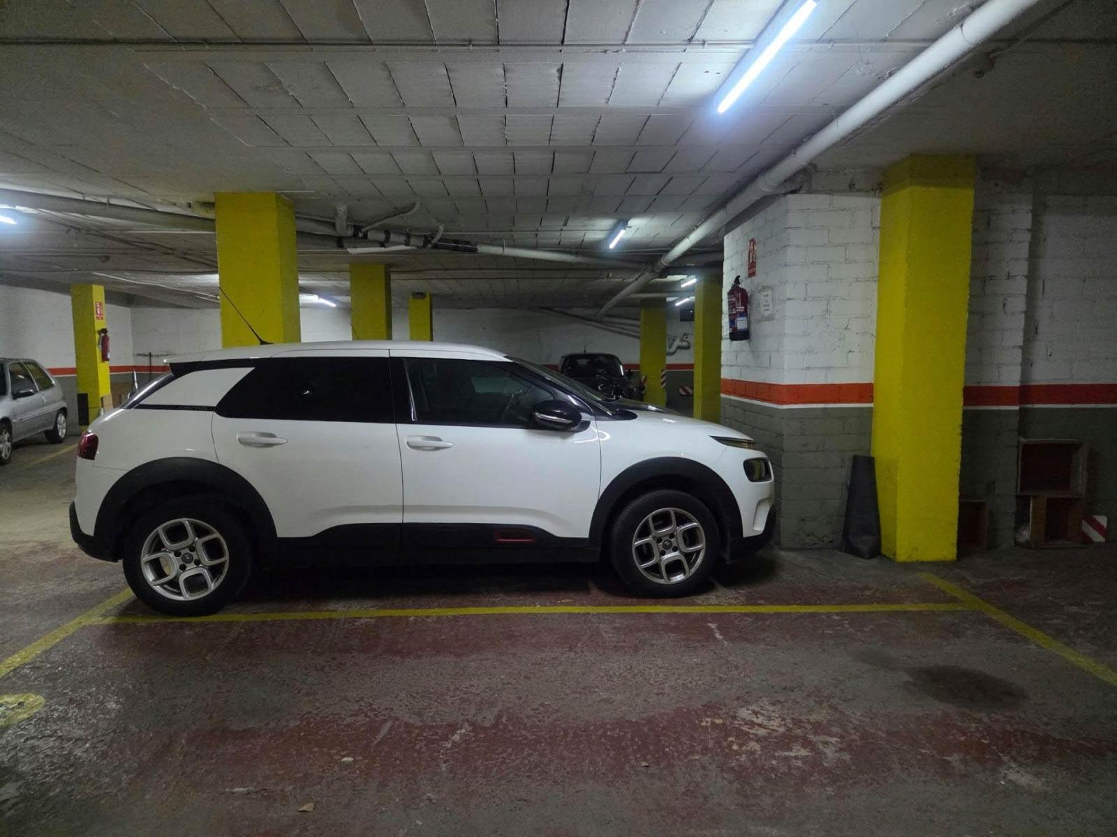 Garage for Sale in Martorell