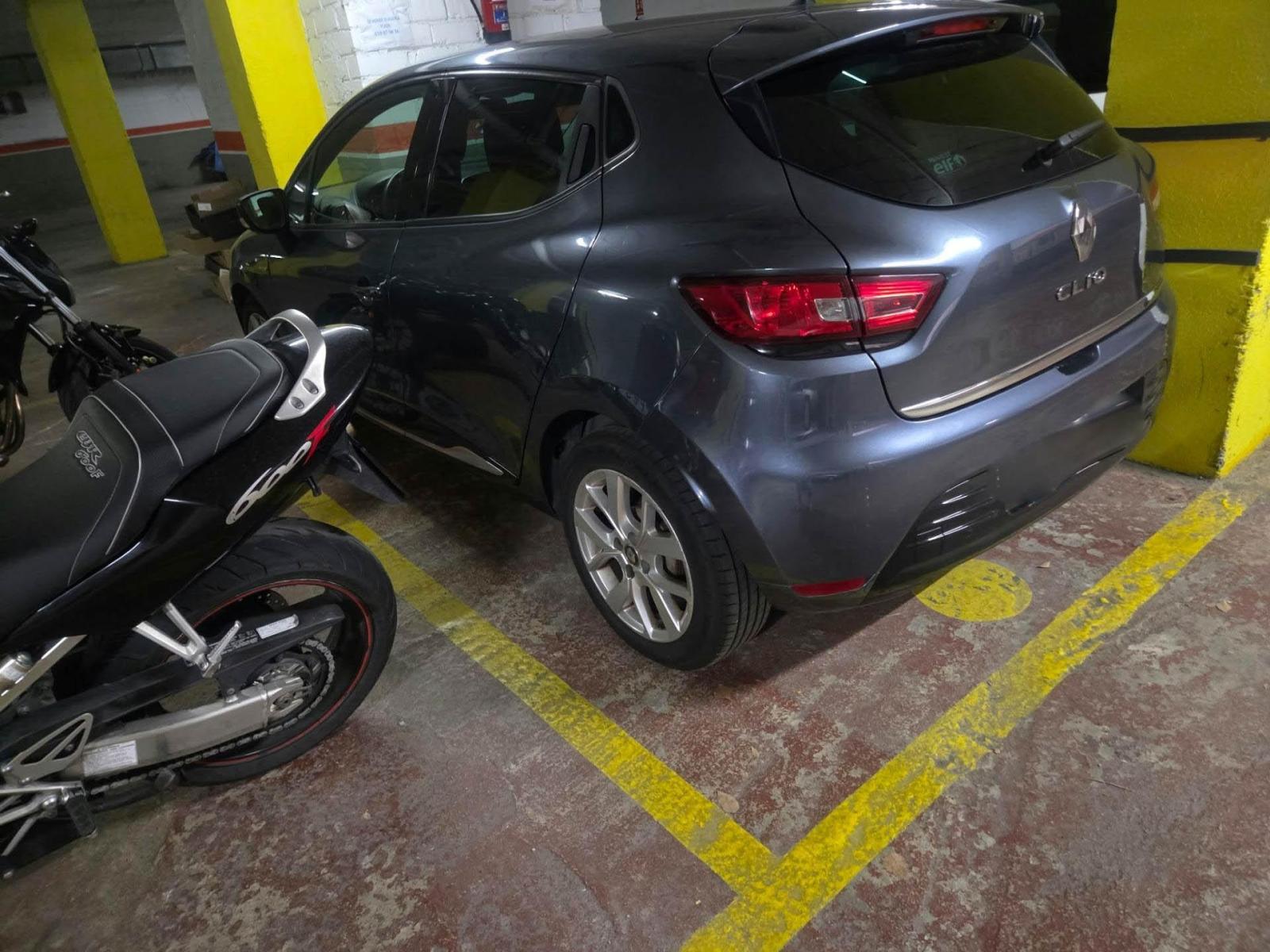 Garage for Sale in Martorell