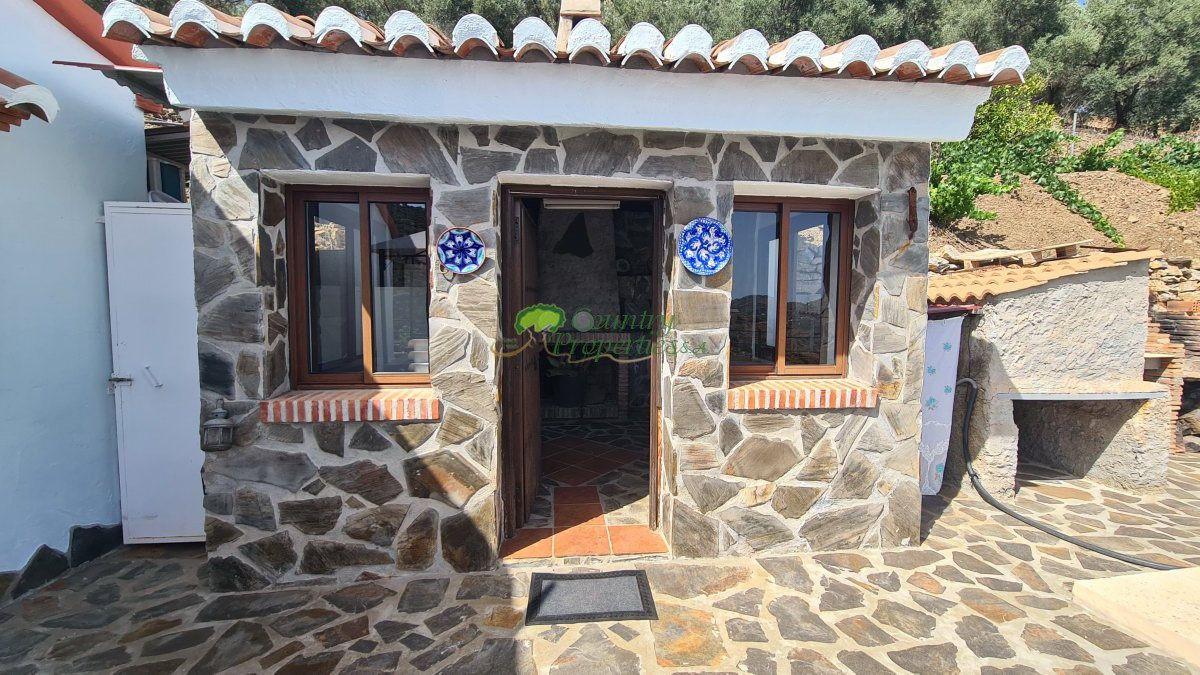 House for Sale in Cómpeta