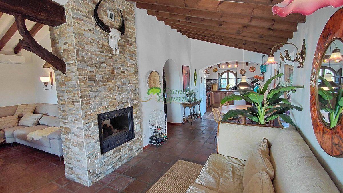 Casa en Venta en Cómpeta