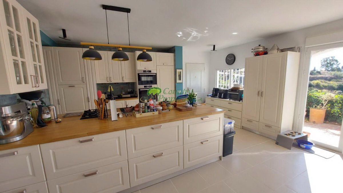 Chalet for Sale in Torrox