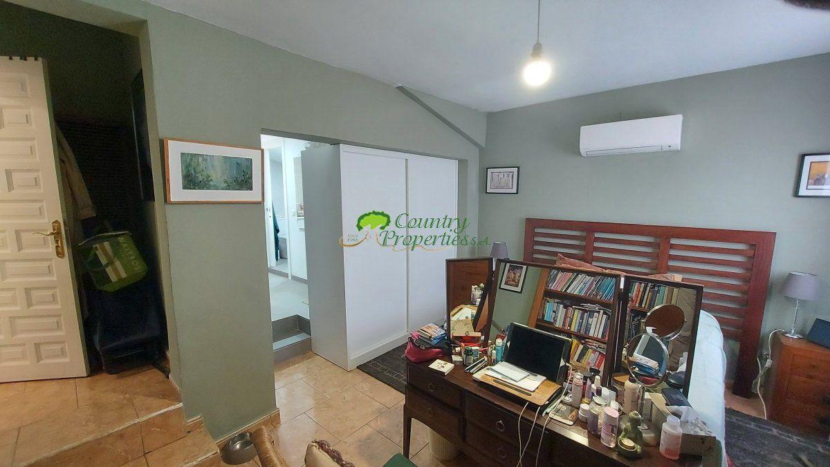 Chalet for Sale in Torrox