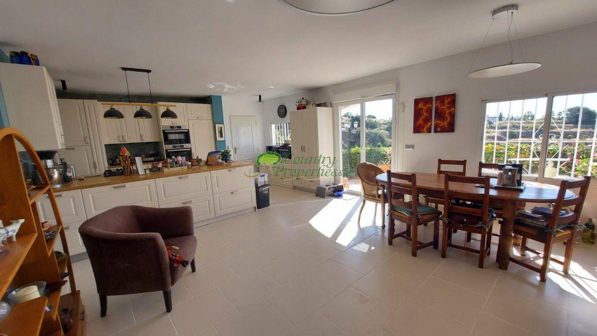 Chalet for Sale in Torrox