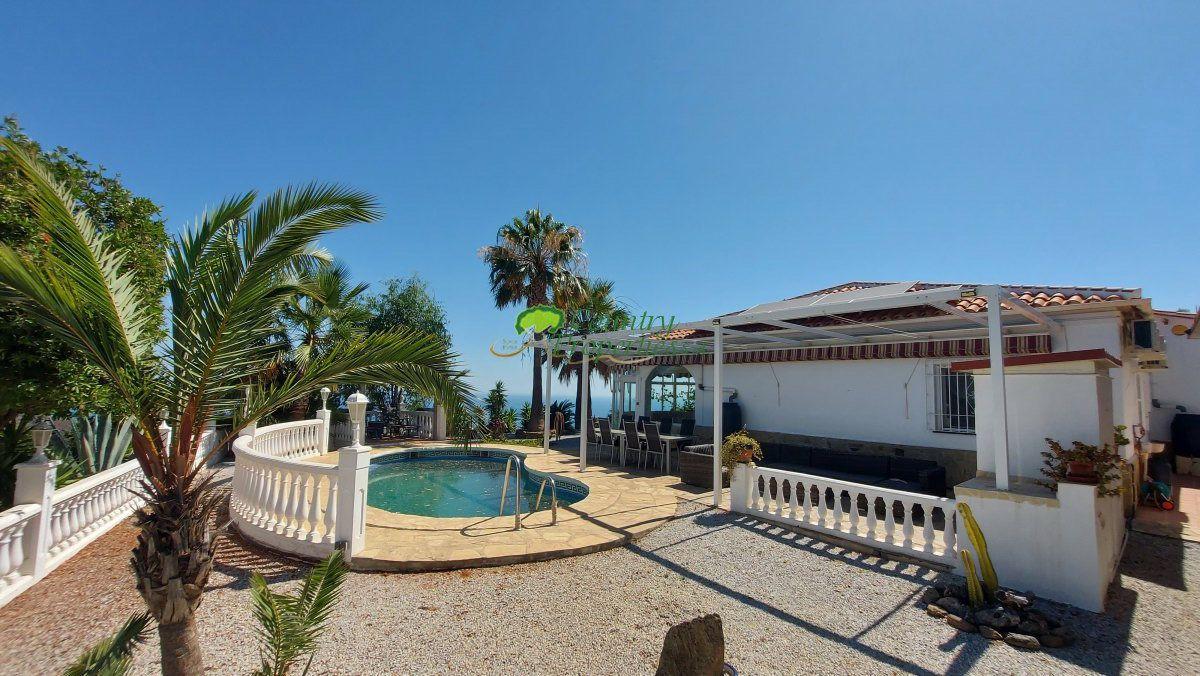 House for Sale in Arenas