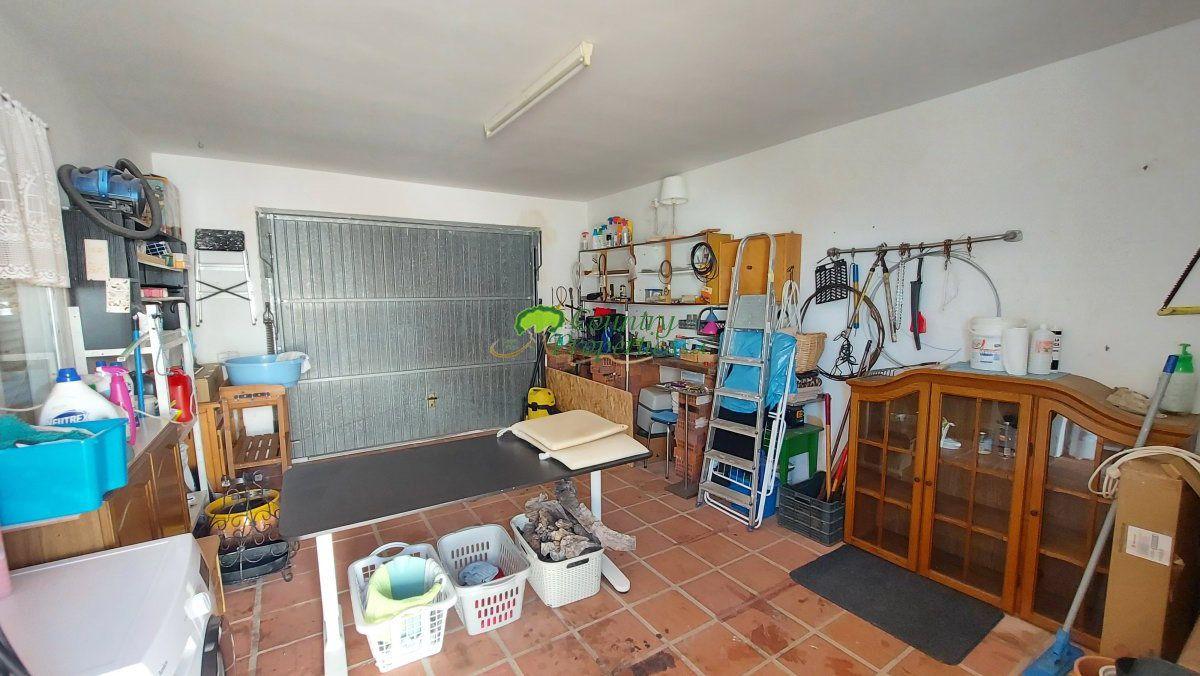 House for Sale in Arenas