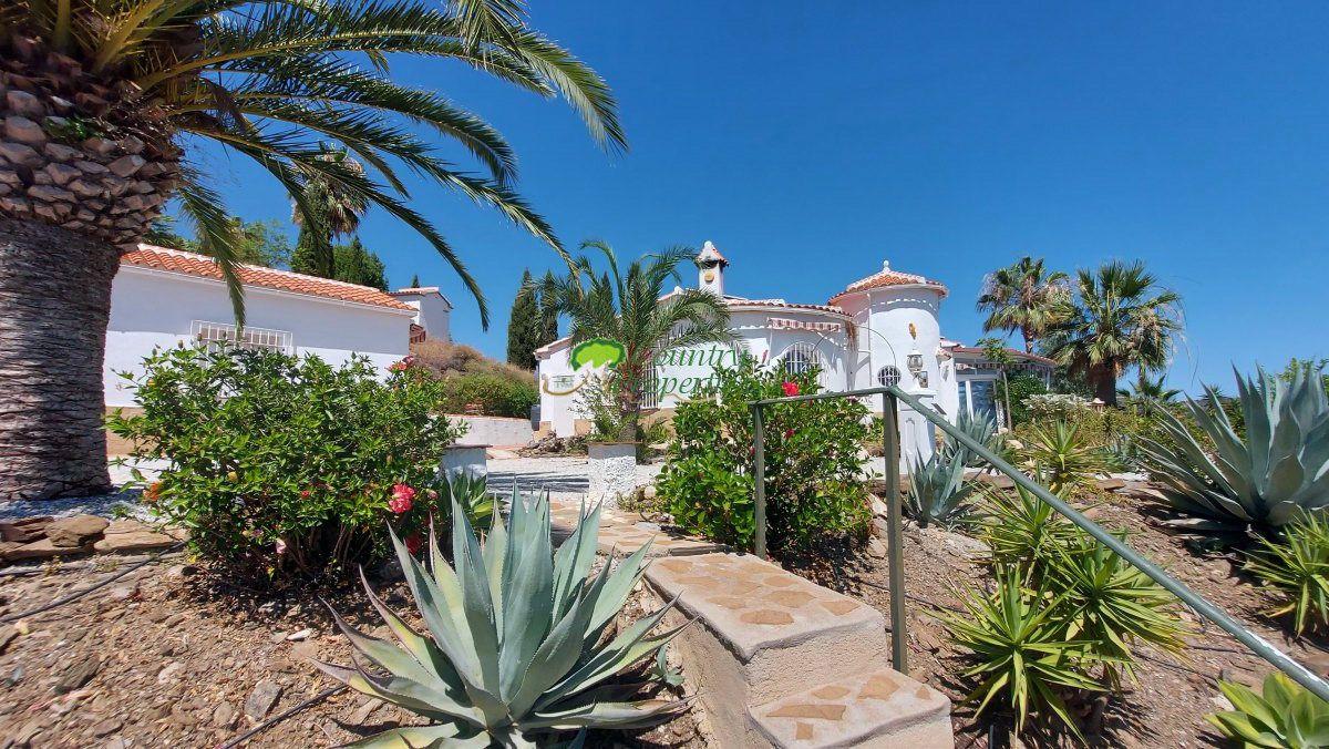 House for Sale in Arenas