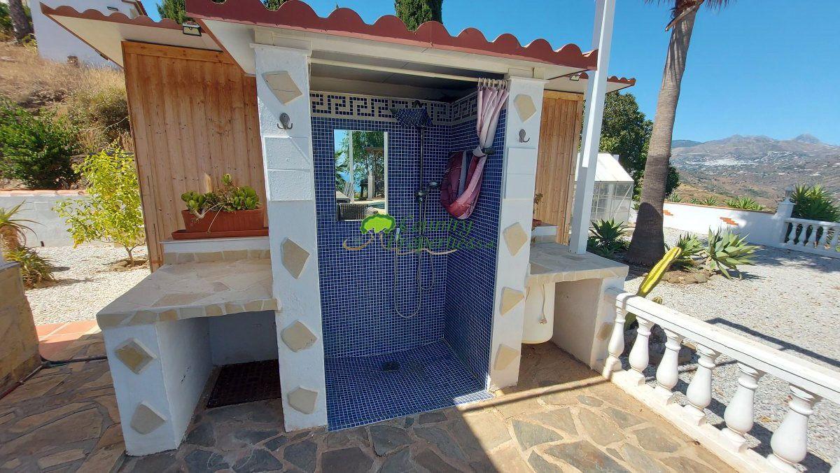 House for Sale in Arenas