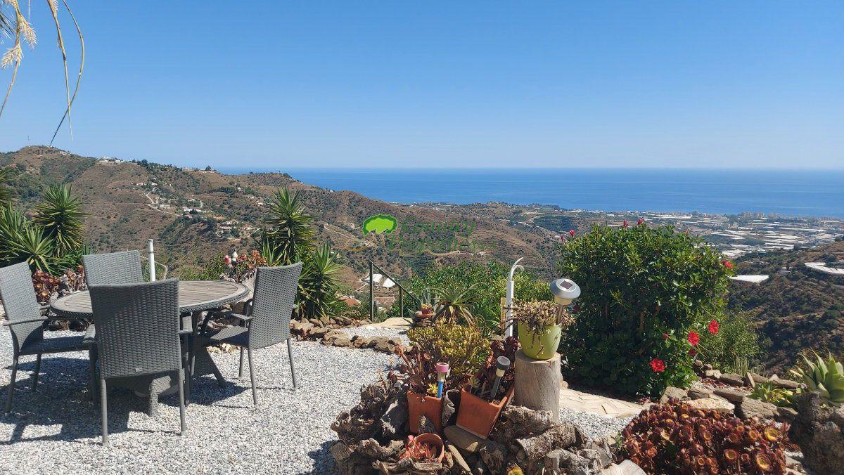 House for Sale in Arenas