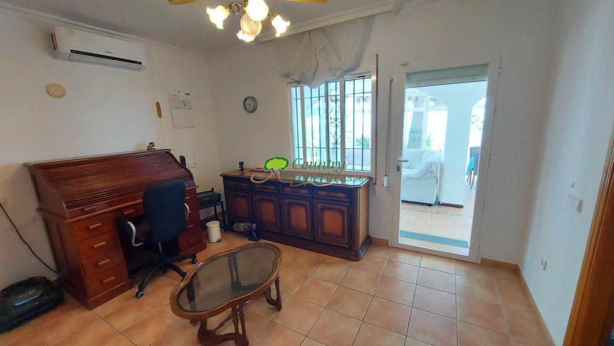 House for Sale in Arenas