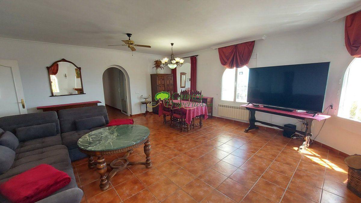 House for Sale in Arenas