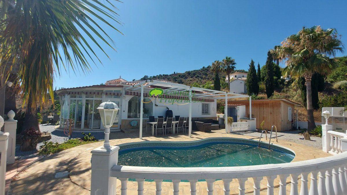 House for Sale in Arenas