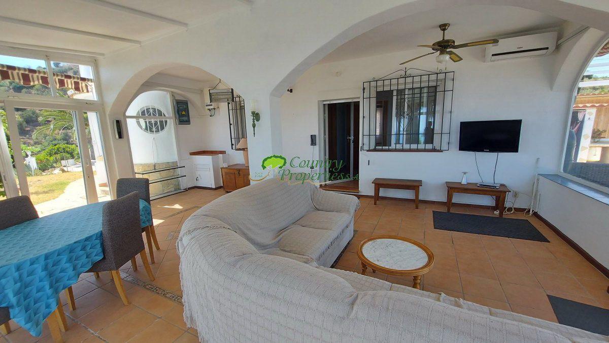 House for Sale in Arenas