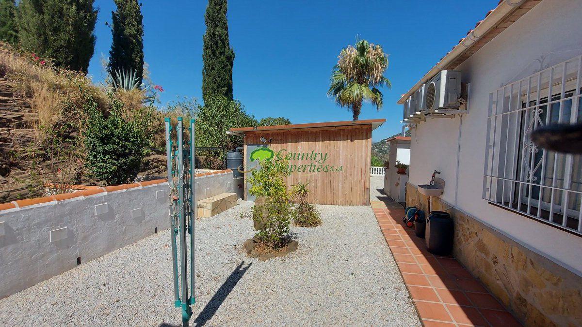 House for Sale in Arenas