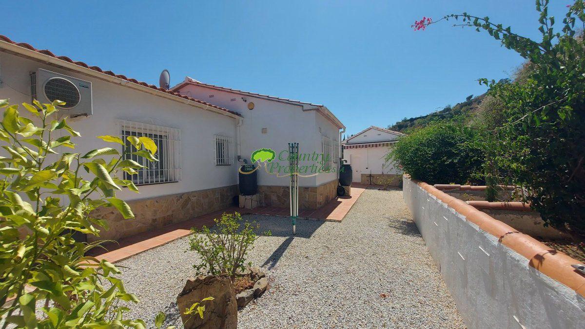 House for Sale in Arenas