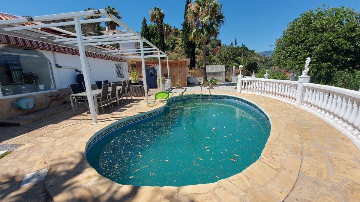 House for Sale in Arenas