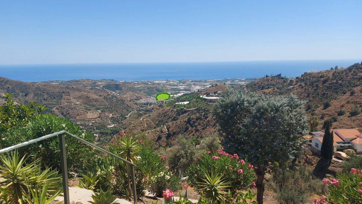 House for Sale in Arenas