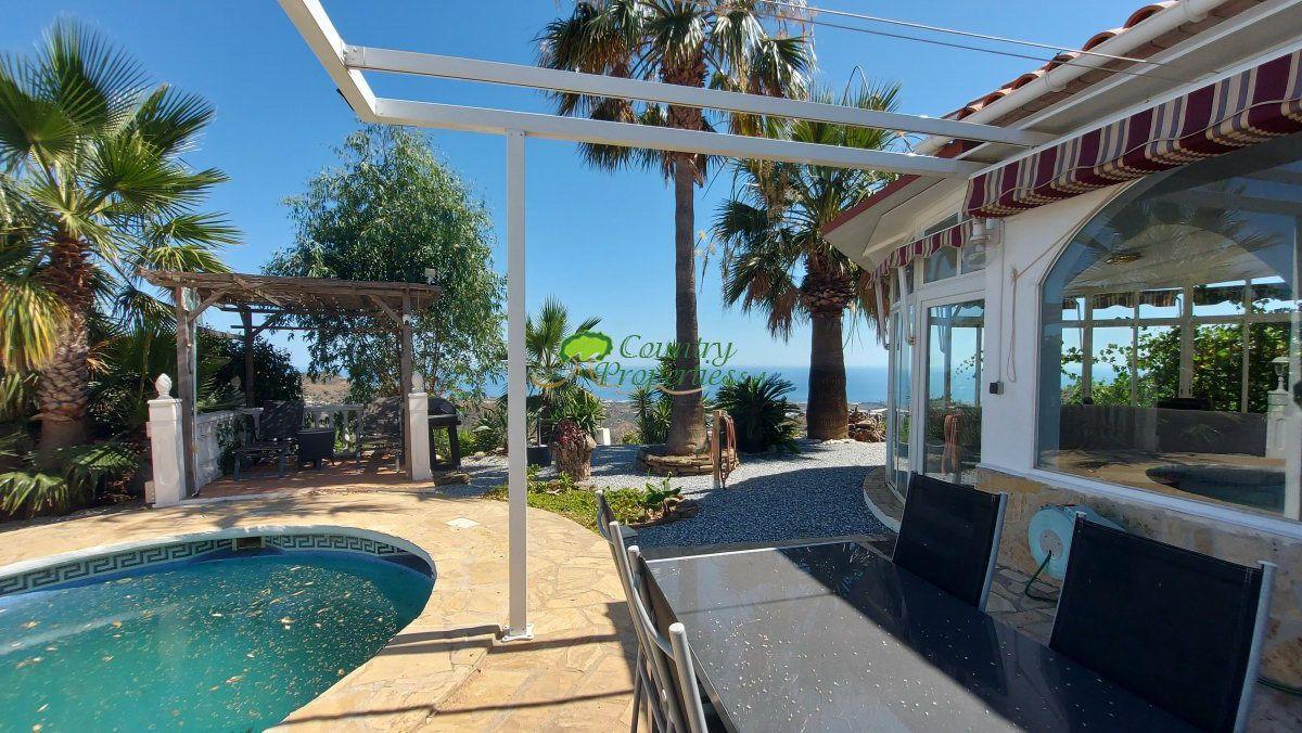House for Sale in Arenas