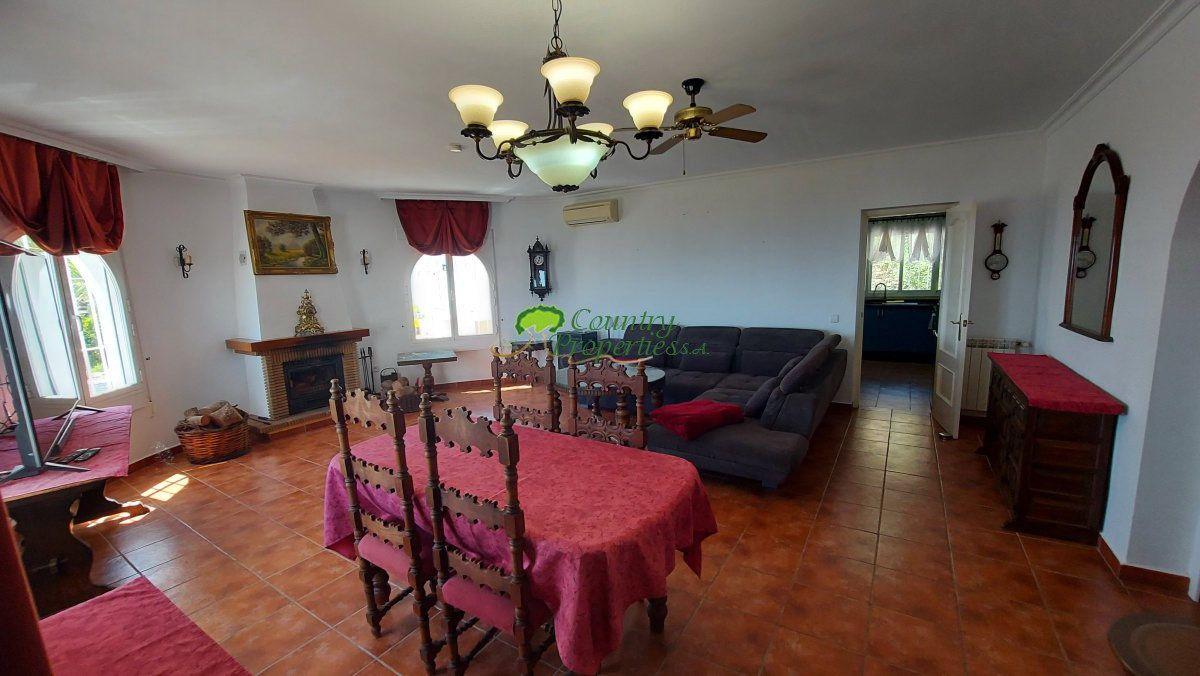 House for Sale in Arenas