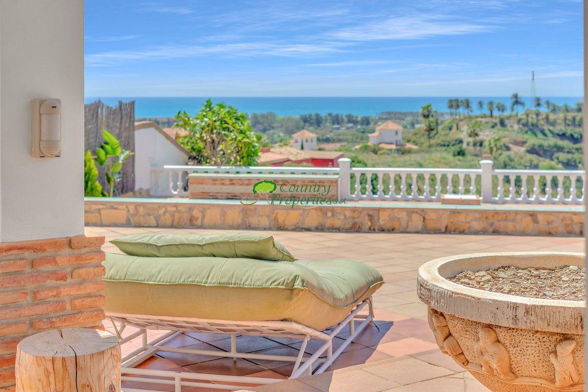 Villa for Sale in Vélez-Málaga