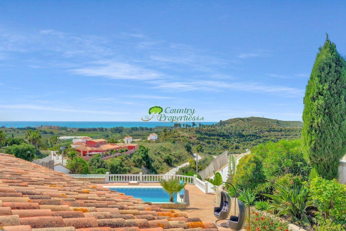 Villa for Sale in Vélez-Málaga