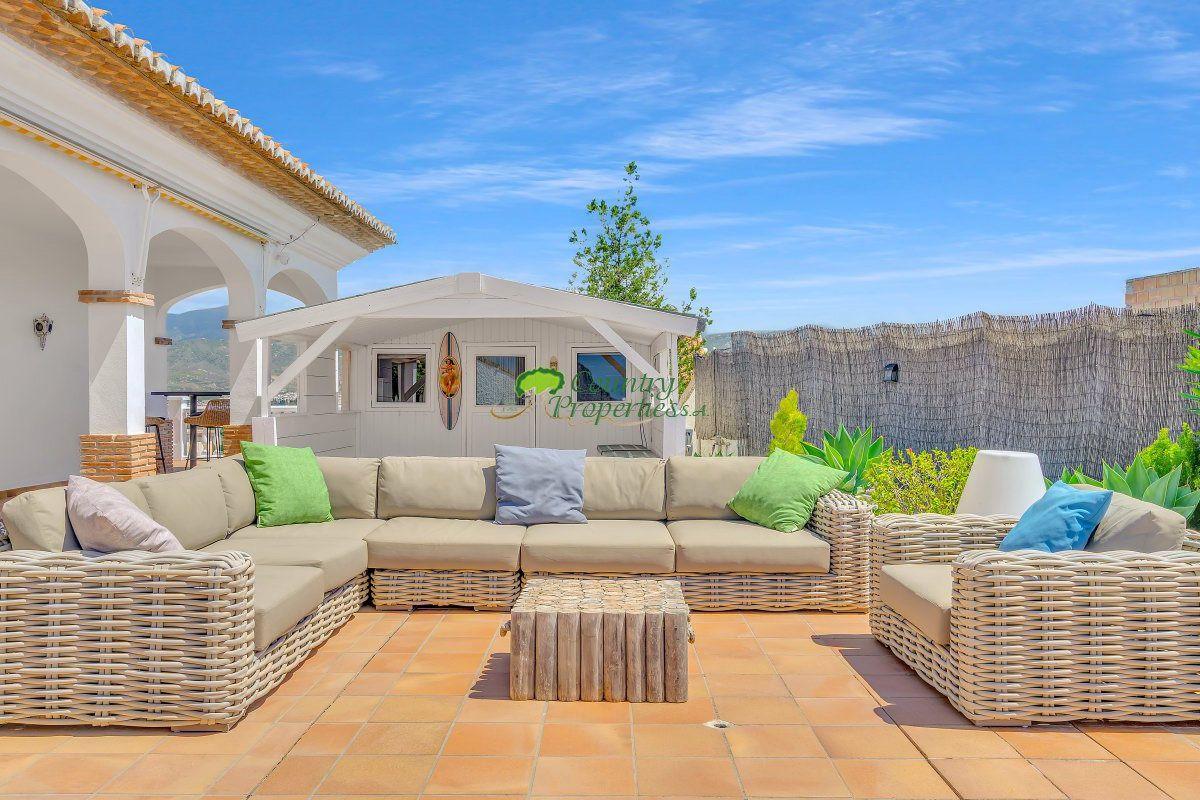 Villa for Sale in Vélez-Málaga