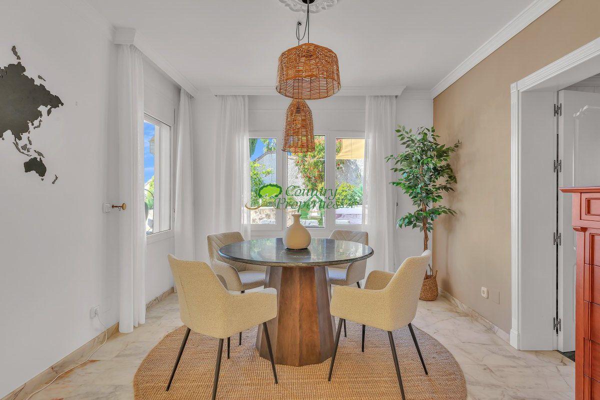 Villa for Sale in Vélez-Málaga