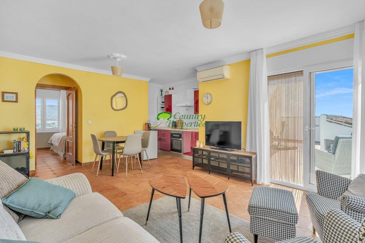 Villa for Sale in Vélez-Málaga