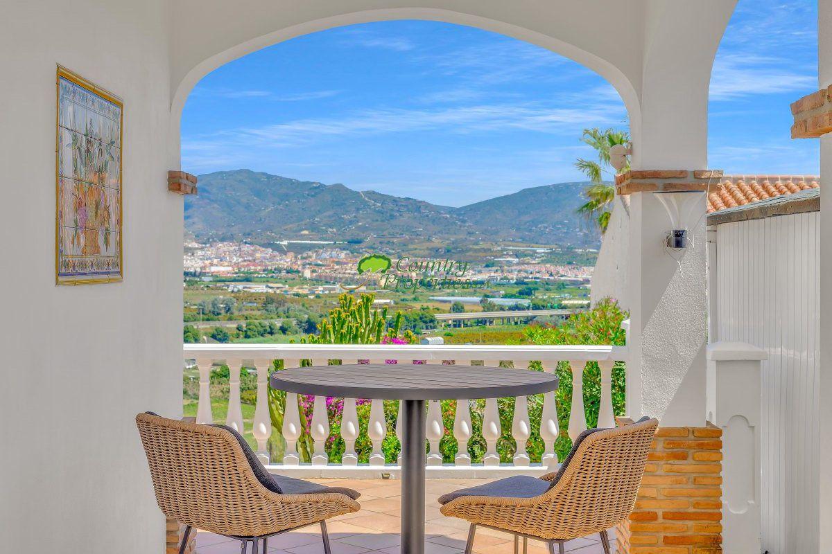 Villa for Sale in Vélez-Málaga
