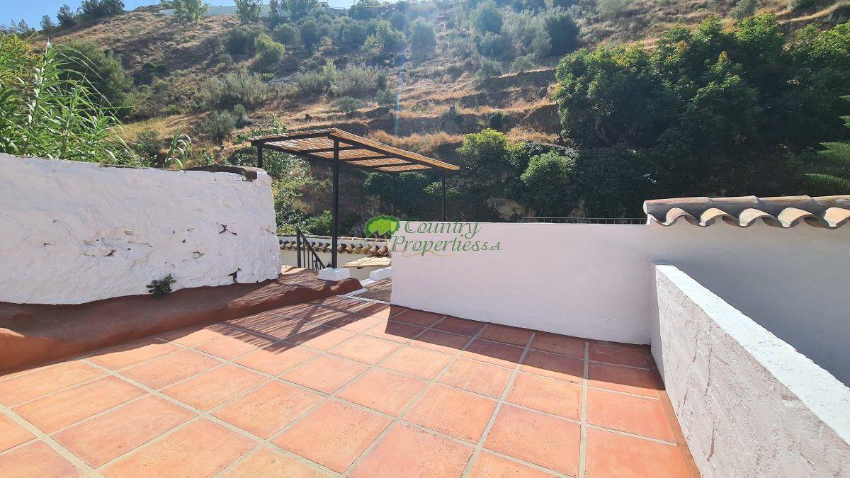House for Sale in Canillas de Albaida