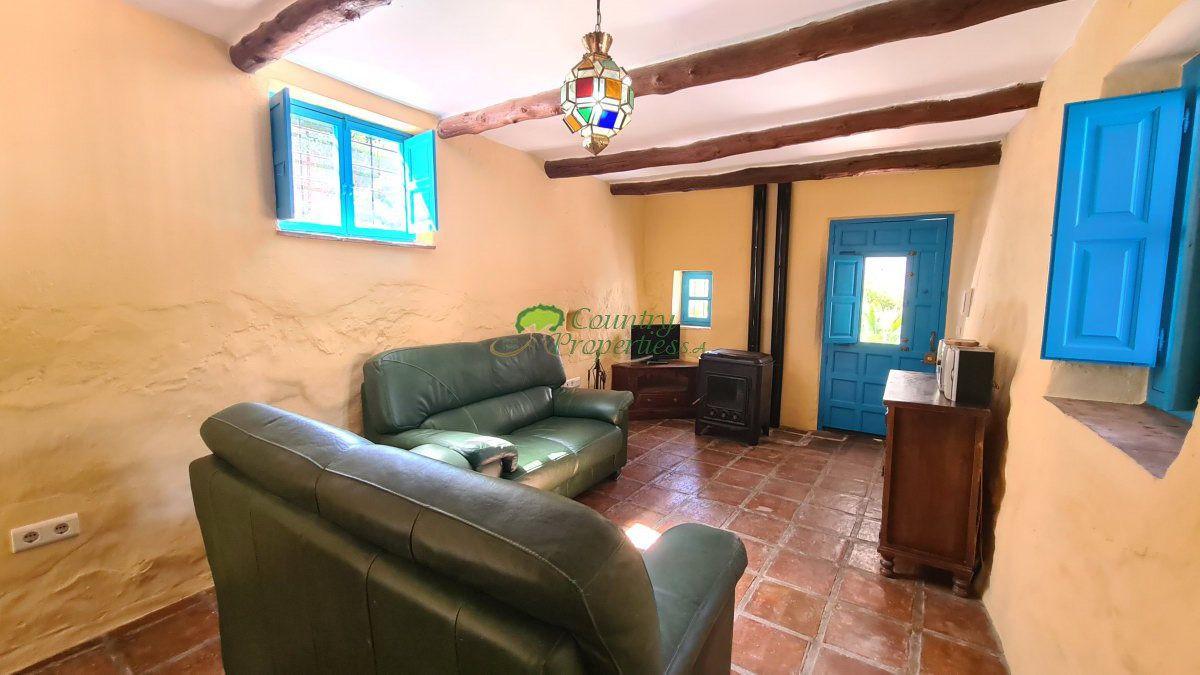House for Sale in Canillas de Albaida