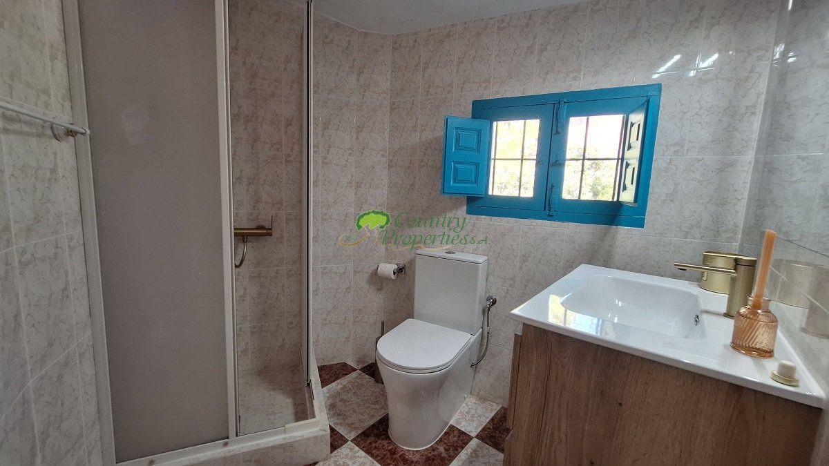 House for Sale in Canillas de Albaida