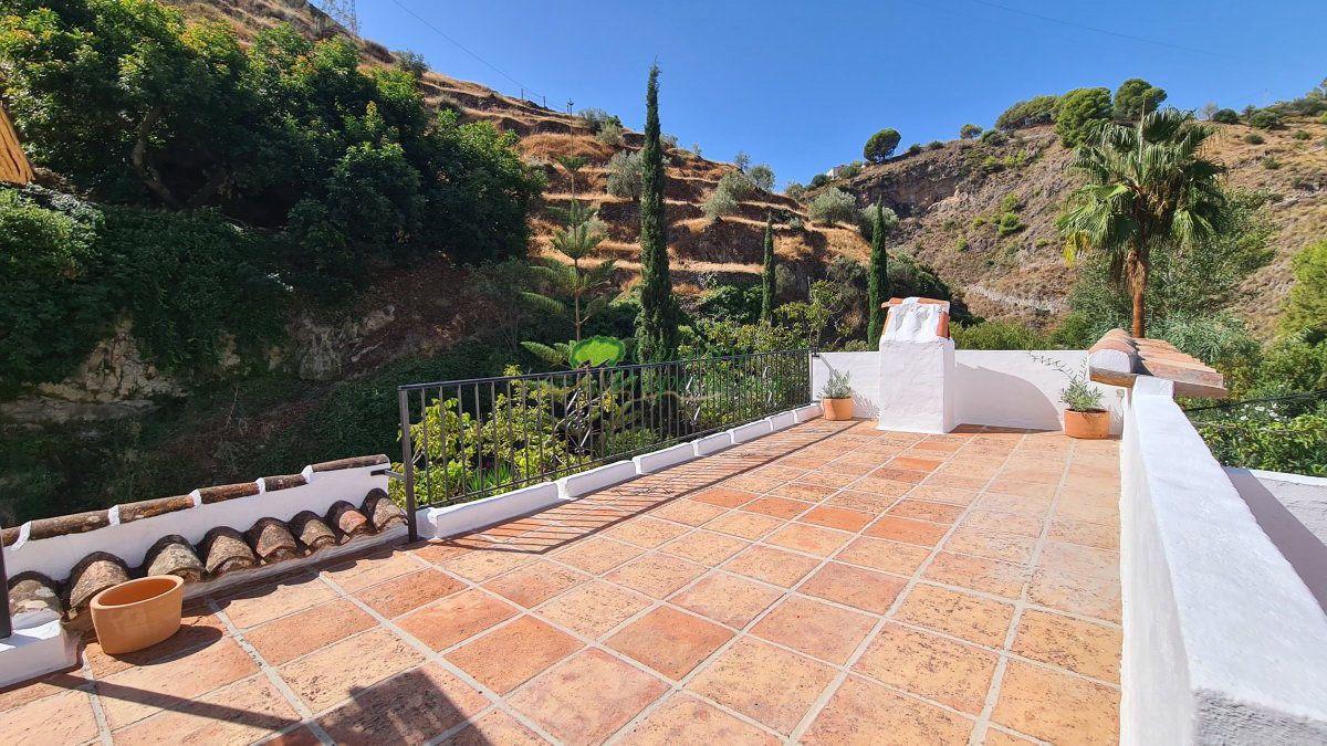 House for Sale in Canillas de Albaida