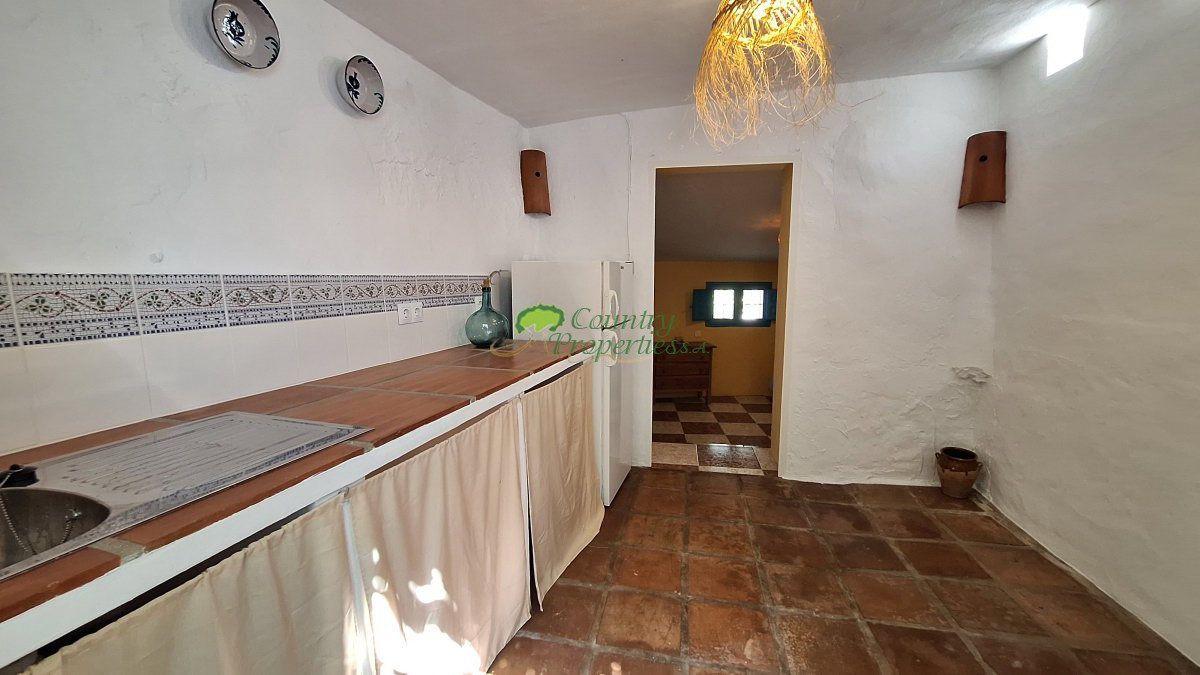House for Sale in Canillas de Albaida