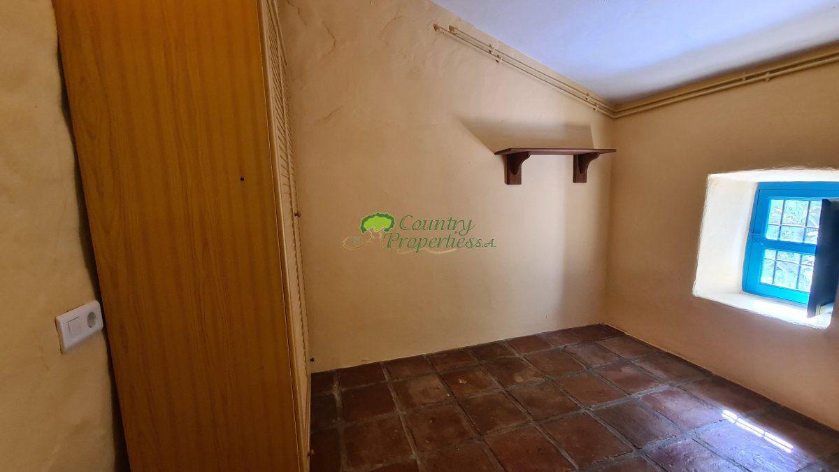 House for Sale in Canillas de Albaida