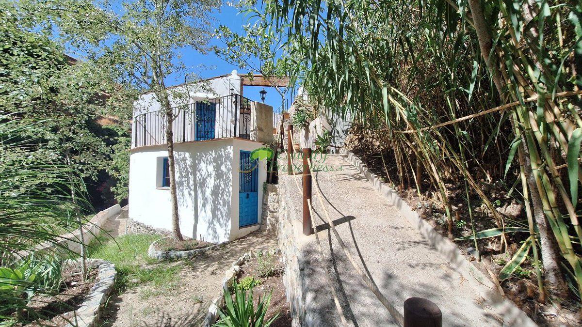 House for Sale in Canillas de Albaida