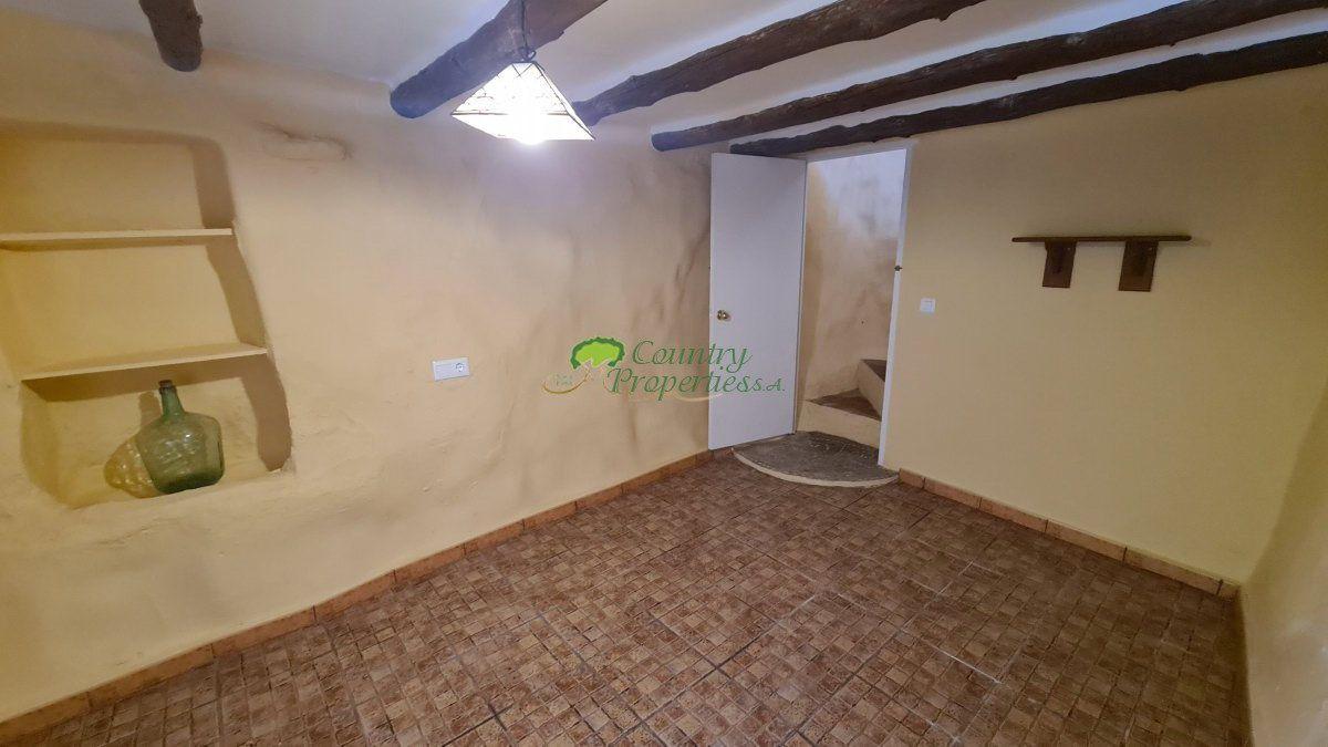 House for Sale in Canillas de Albaida